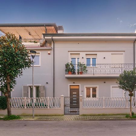 Casa Vacanze Da Antonio Ristrutturata Luglio 2023 Viareggio Ngoại thất bức ảnh